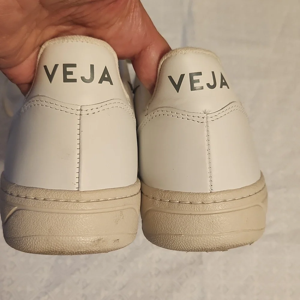 Veja V-10 All White Low Top Lace Up Sneakers Size 37/6 Women